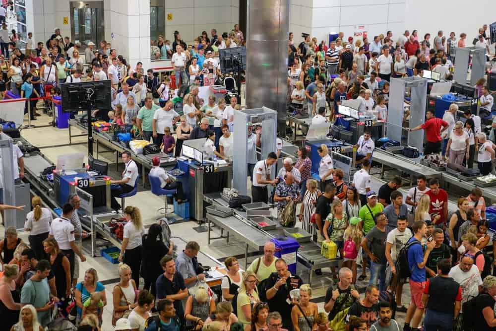 Sicherheitspersonal streikt an Deutschlands Flughäfen!